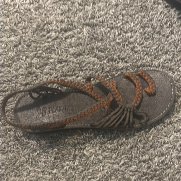 PLAKA BUNDLE Chic Women's Sandals with Braided Straps - Picture 3 of 10